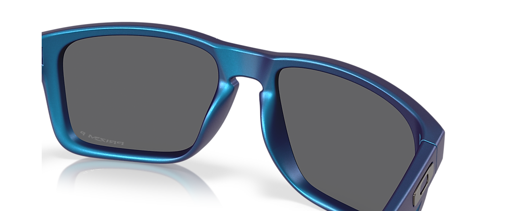 Oakley OO9417 Holbrook™ XL Matte Cyan/Blue Colorshift Sunglasses